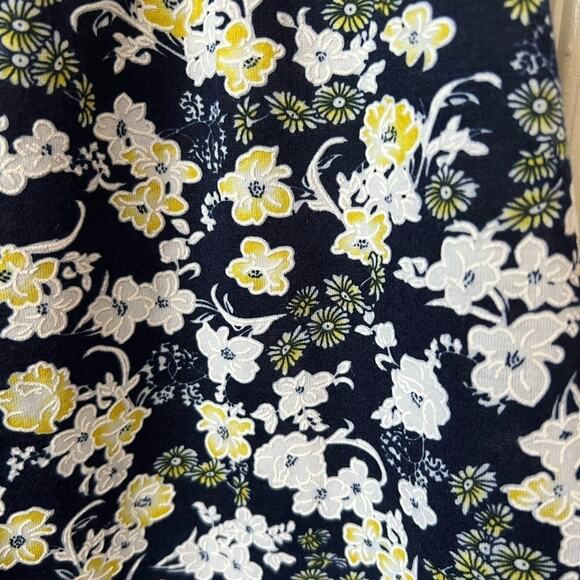 Modern Attraction sleeveless women’s Small floral multicolor Blue White Yellow - Picture 2 of 10